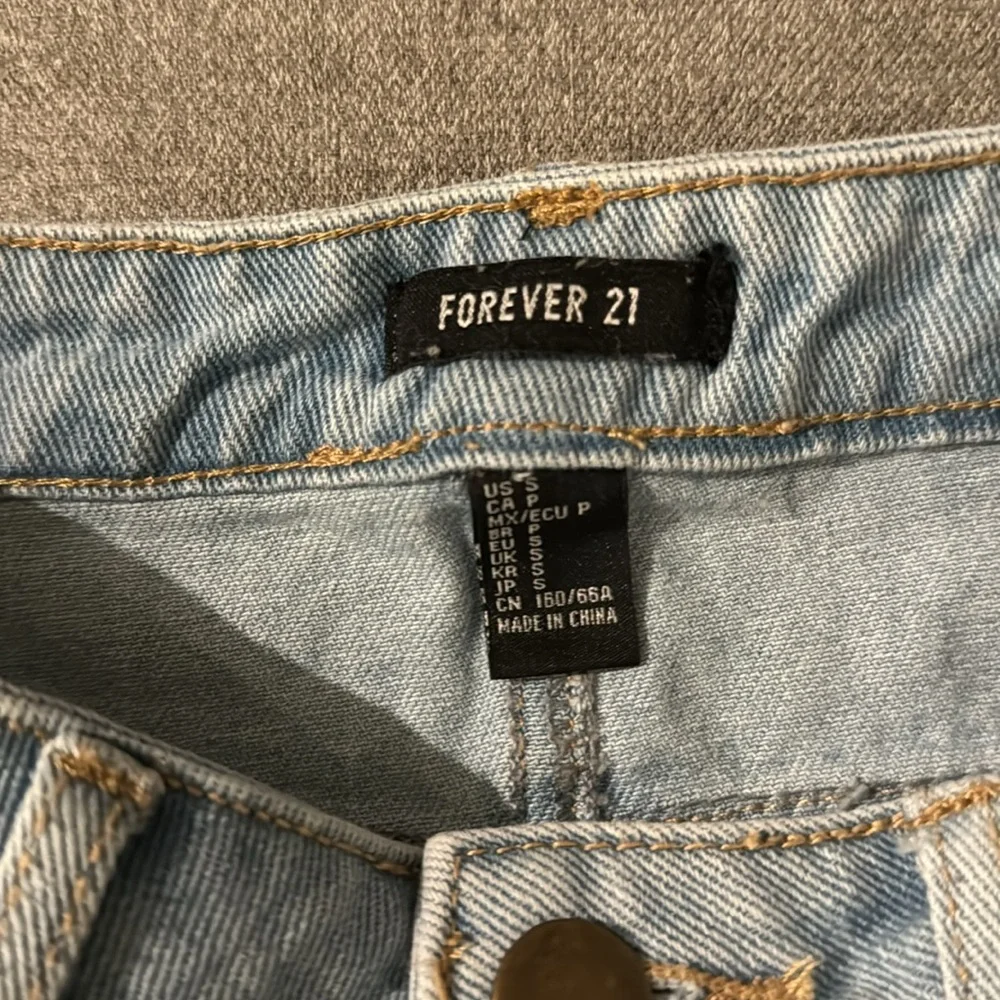 Jean Skirt - Picture 2 of 3